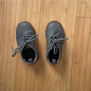 Toddler OshKoshBgosh Gray Oxford Size:5
New